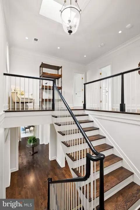 Entry Way - 1321 Darnall Dr, Mclean, VA 22101 photo 9 of 9
