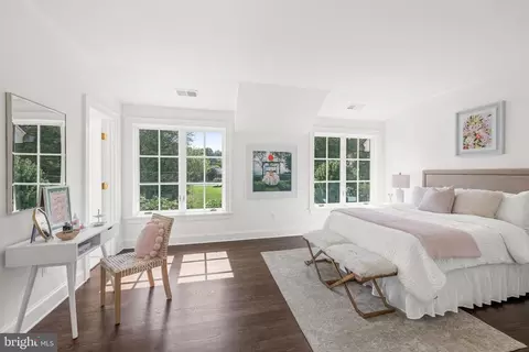 Bedroom - 1321 Darnall Dr, Mclean, VA 22101 photo 4 of 6