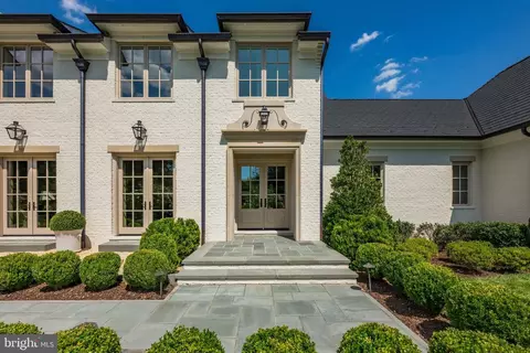 Exterior - 1321 Darnall Dr, Mclean, VA 22101 photo 2 of 11