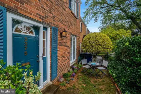 3375 Ardley Ct, Falls Church, VA 22041