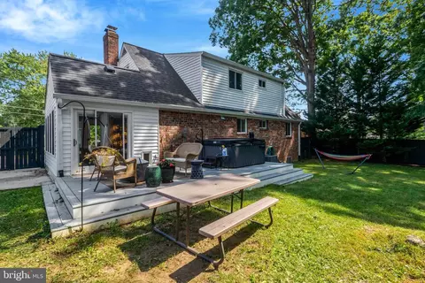Exterior - 5510 Kings Park Dr, Springfield, VA 22151 photo 4 of 11