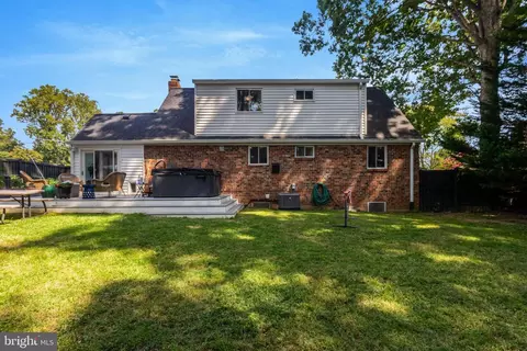 Exterior - 5510 Kings Park Dr, Springfield, VA 22151 photo 6 of 11
