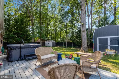 Exterior - 5510 Kings Park Dr, Springfield, VA 22151 photo 10 of 11