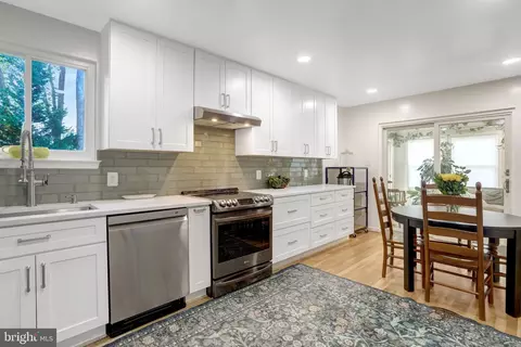Kitchen - 5510 Kings Park Dr, Springfield, VA 22151 photo 4 of 5