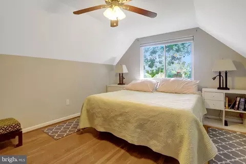 Bedroom - 5510 Kings Park Dr, Springfield, VA 22151 photo 9 of 10