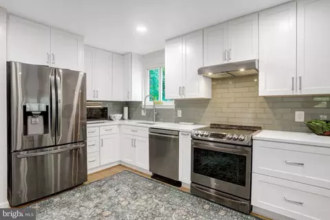 Kitchen - 5510 Kings Park Dr, Springfield, VA 22151 photo 3 of 5