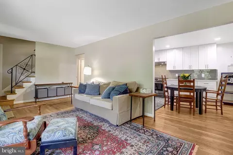 Living - 5510 Kings Park Dr, Springfield, VA 22151 photo 2 of 2