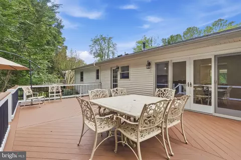 Exterior - 7113 Hadlow Ct, Springfield, VA 22152 photo 2 of 7