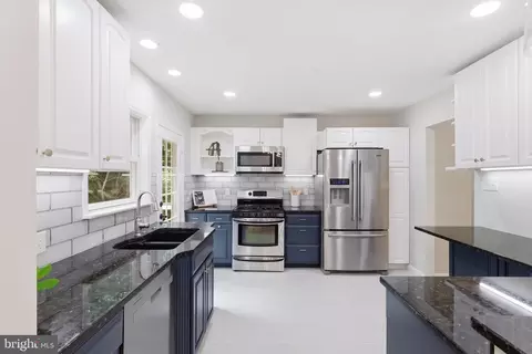 Kitchen - 7113 Hadlow Ct, Springfield, VA 22152 photo 2 of 4