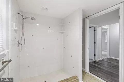 Entry Way - 7113 Hadlow Ct, Springfield, VA 22152 photo 3 of 4