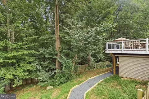 Exterior - 7113 Hadlow Ct, Springfield, VA 22152 photo 7 of 7
