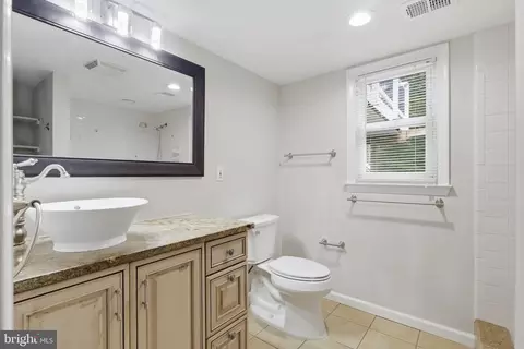 Bath - 7113 Hadlow Ct, Springfield, VA 22152 photo 2 of 2