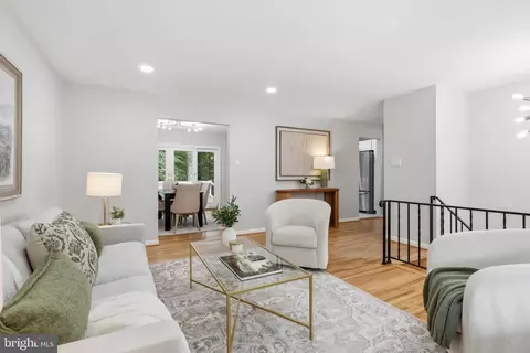 Living - 7113 Hadlow Ct, Springfield, VA 22152 photo 3 of 6