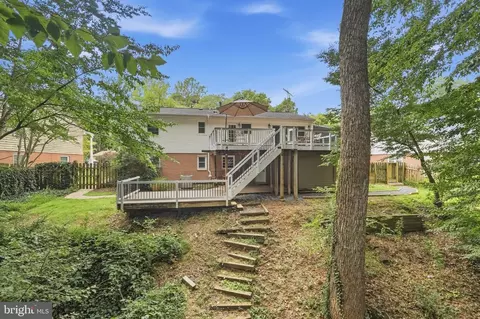 Exterior - 7113 Hadlow Ct, Springfield, VA 22152 photo 6 of 7