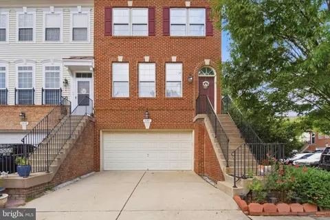 8561 Wyngate Manor Ct, Alexandria, VA 22309