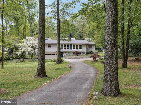3713 Highland Pl, Fairfax, VA 22033