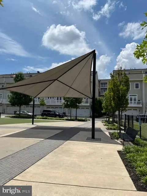 Exterior - 3160 Yeager Dr, Herndon, VA 20171 photo 2 of 6