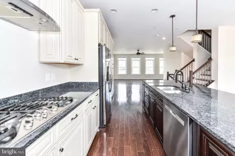 Entry Way - 3160 Yeager Dr, Herndon, VA 20171 photo 6 of 7