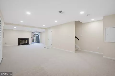 Living - 13447 Elevation Ln, Herndon, VA 20171 photo 8 of 8