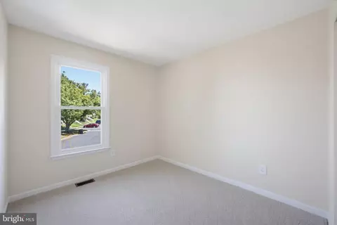Bedroom - 13447 Elevation Ln, Herndon, VA 20171 photo 4 of 6