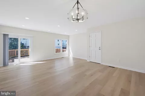 Living - 13447 Elevation Ln, Herndon, VA 20171 photo 2 of 8