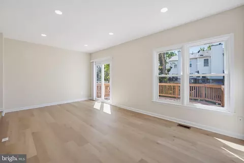 Living - 13447 Elevation Ln, Herndon, VA 20171 photo 3 of 8