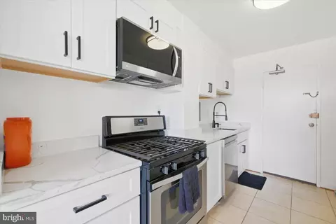 6641 Wakefield Dr #808, Alexandria, VA 22307