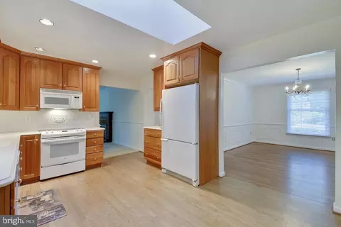 Kitchen - 2025 Post Rd, Vienna, VA 22181 photo 3 of 4