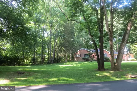 Exterior - 2025 Post Rd, Vienna, VA 22181 photo 1 of 3