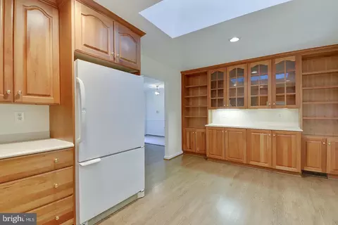 Kitchen - 2025 Post Rd, Vienna, VA 22181 photo 2 of 4