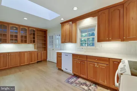 Kitchen - 2025 Post Rd, Vienna, VA 22181 photo 1 of 4