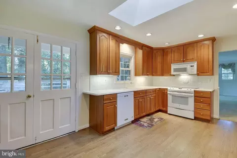 Kitchen - 2025 Post Rd, Vienna, VA 22181 photo 4 of 4