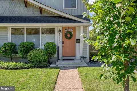 6812 Quander Rd, Alexandria, VA 22307