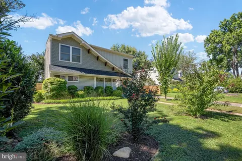 6812 Quander Rd, Alexandria, VA 22307