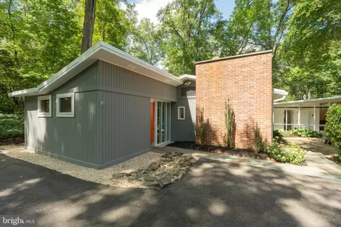7216 Stafford Rd, Alexandria, VA 22307