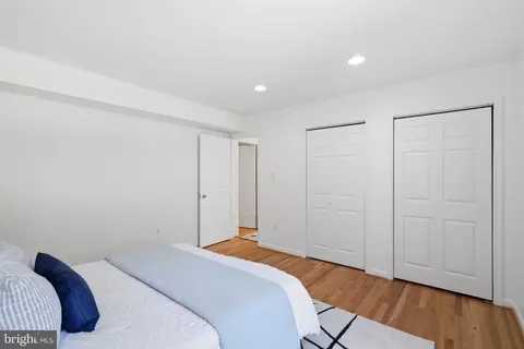 Bedroom - 11547 Maple Ridge Rd, Reston, VA 20190 photo 4 of 6