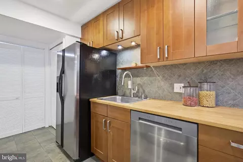 Kitchen - 11547 Maple Ridge Rd, Reston, VA 20190 photo 4 of 4