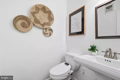 Bath - 11547 Maple Ridge Rd, Reston, VA 20190 photo 3 of 3