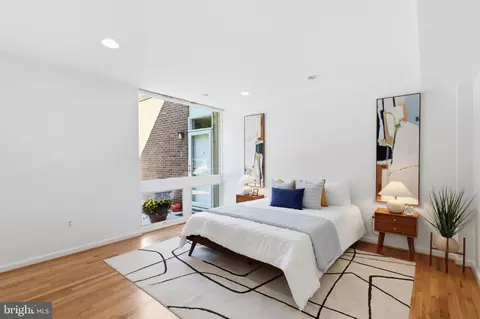 Bedroom - 11547 Maple Ridge Rd, Reston, VA 20190 photo 3 of 6