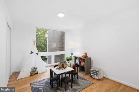 Bedroom - 11547 Maple Ridge Rd, Reston, VA 20190 photo 2 of 6