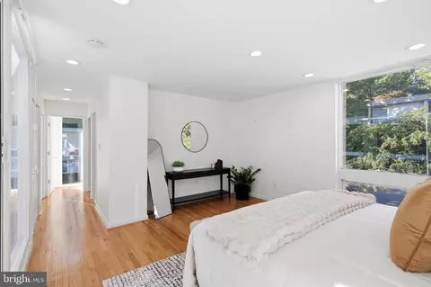 Bedroom - 11547 Maple Ridge Rd, Reston, VA 20190 photo 6 of 6