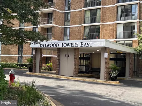 2311 Pimmit Dr #817, Falls Church, VA 22043