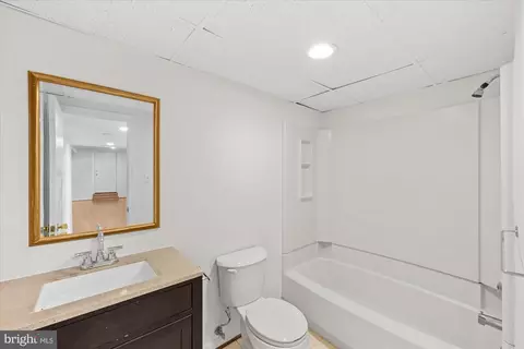 Bath - 8617 Etta Dr, Springfield, VA 22152 photo 3 of 3