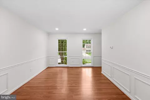 Living - 8617 Etta Dr, Springfield, VA 22152 photo 4 of 7