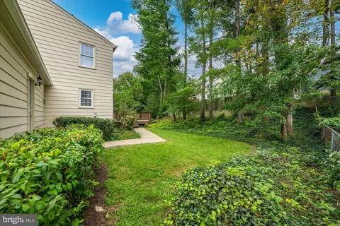 Exterior - 8617 Etta Dr, Springfield, VA 22152 photo 3 of 5