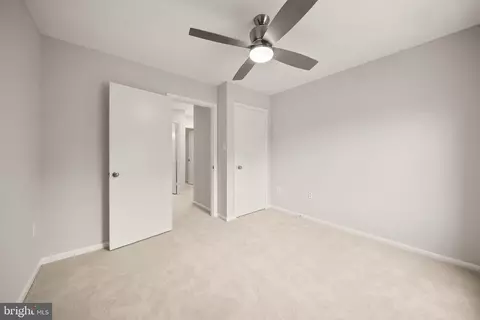 Bedroom - 8627 Pin Oak Dr, Springfield, VA 22153 photo 11 of 12