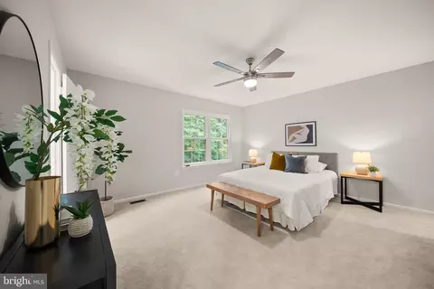 Bedroom - 8627 Pin Oak Dr, Springfield, VA 22153 photo 2 of 12