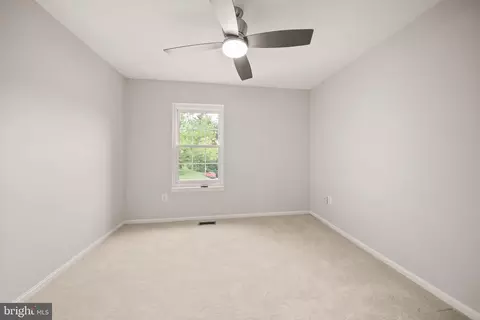 Bedroom - 8627 Pin Oak Dr, Springfield, VA 22153 photo 10 of 12