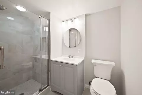 Bath - 8627 Pin Oak Dr, Springfield, VA 22153 photo 6 of 6