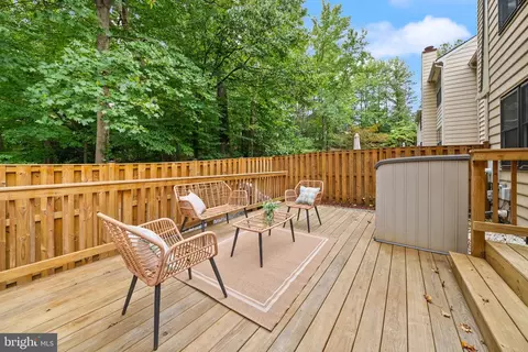 Exterior - 8627 Pin Oak Dr, Springfield, VA 22153 photo 5 of 11